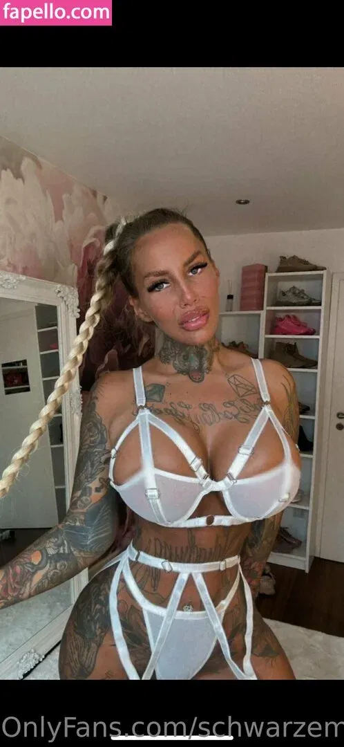 schwarzemamba89 Onlyfans Photo Gallery 