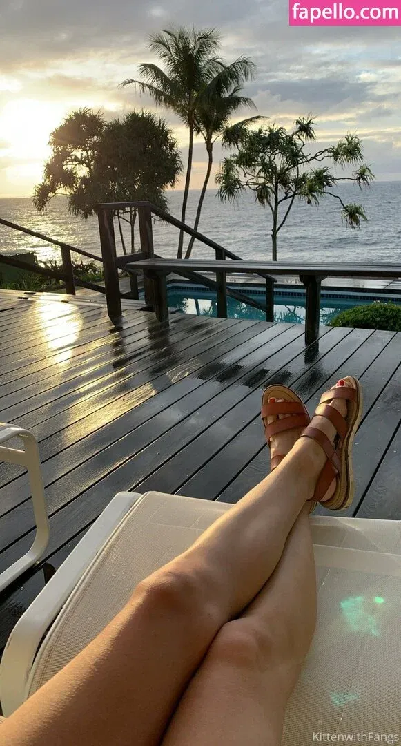 kittenwithfangsfree Onlyfans Photo Gallery 