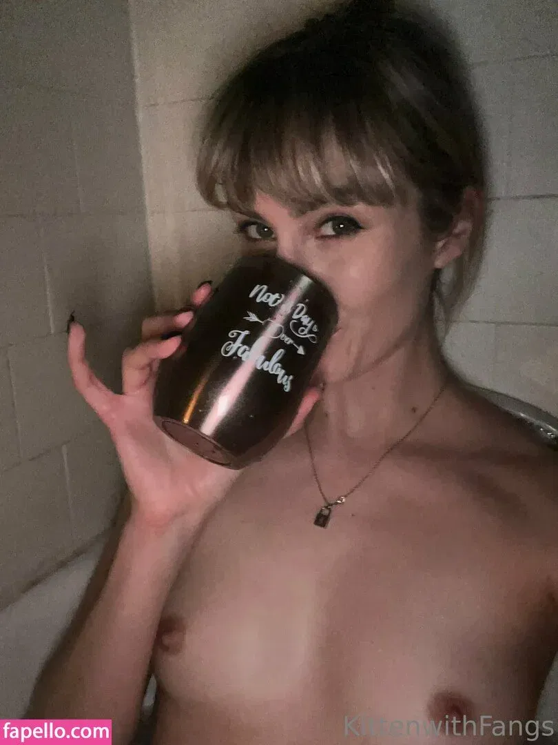 kittenwithfangsfree Onlyfans Photo Gallery 