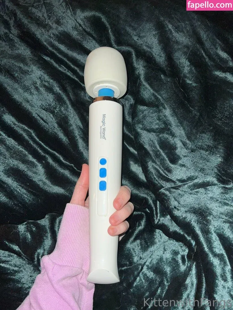 kittenwithfangsfree Onlyfans Photo Gallery 