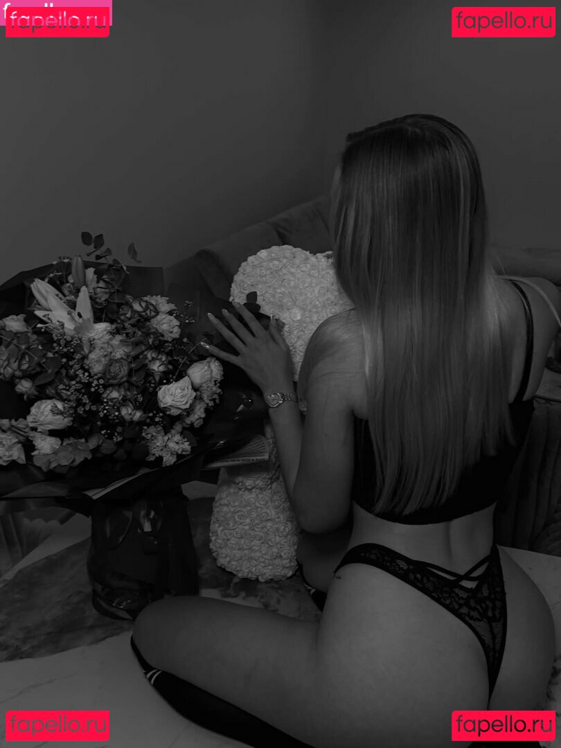Torma Eszti Nude Onlyfans Photo 8
