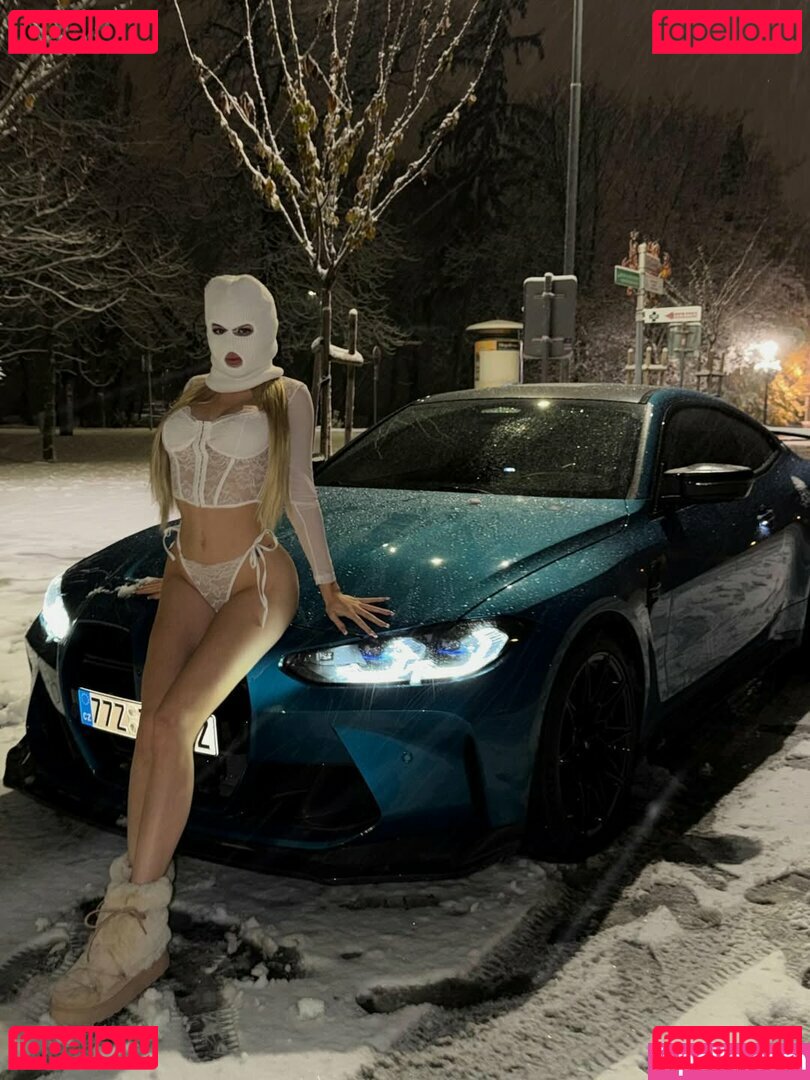 Torma Eszti Nude Onlyfans Photo 9