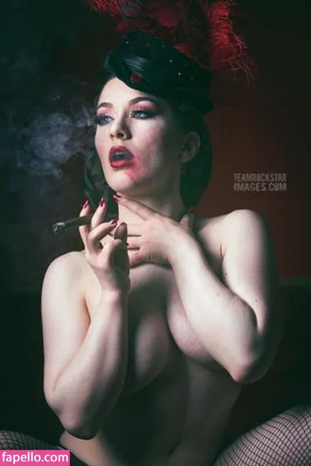 medianoche Onlyfans Photo Gallery 