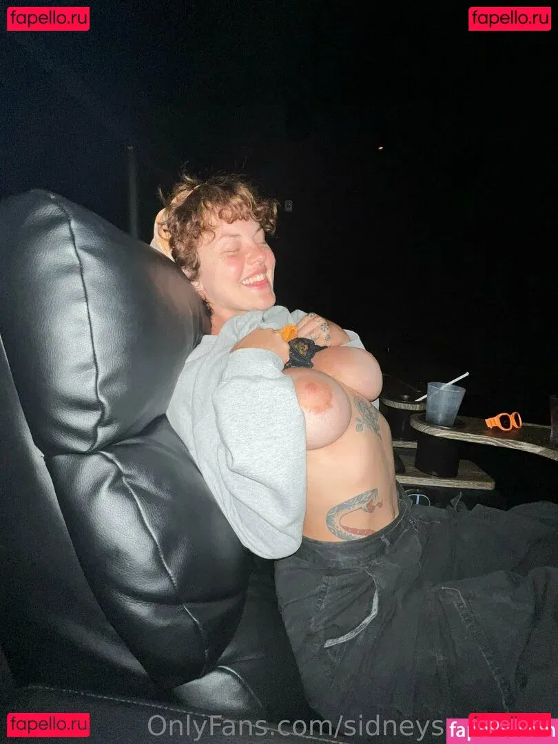 sidneysummers Onlyfans Photo Gallery 