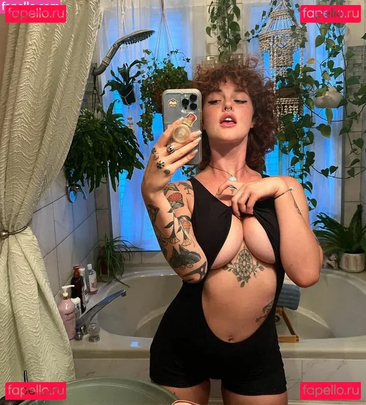 sidneysummers Onlyfans Photo Gallery 