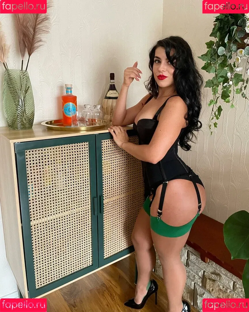 Lily Fiore Onlyfans Photo Gallery 