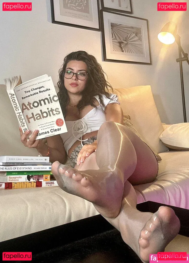 Lily Fiore Onlyfans Photo Gallery 