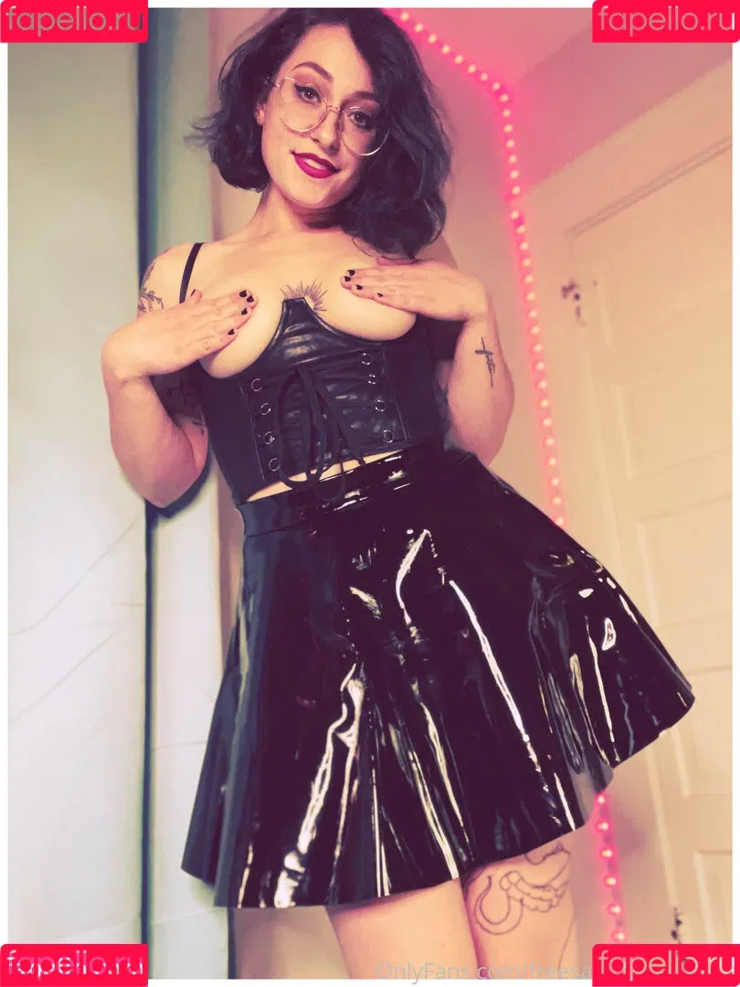 freesaradoesscience Onlyfans Photo Gallery 