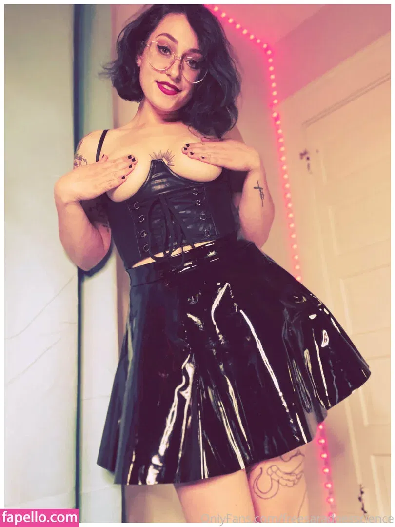 freesaradoesscience Onlyfans Photo Gallery 