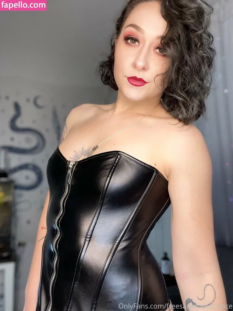 freesaradoesscience Onlyfans Photo Gallery 