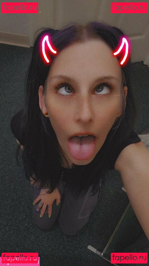 shousewife Nude Onlyfans Photo 19