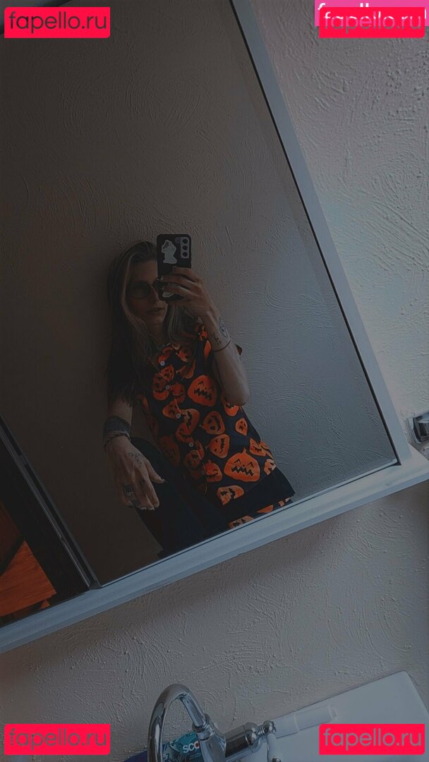 shousewife Nude Onlyfans Photo 17