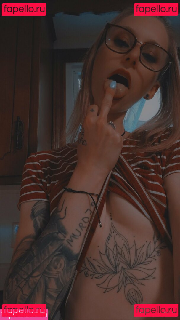 shousewife Nude Onlyfans Photo 12