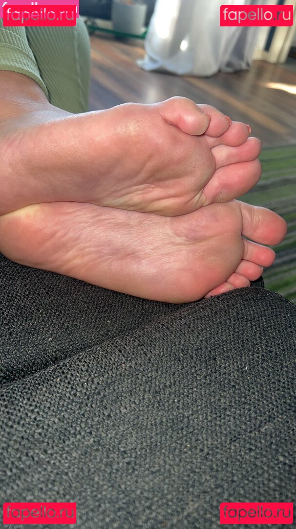 Queen Sarah Nude Onlyfans Photo 45