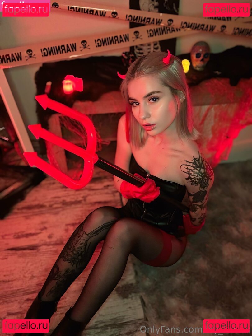 sly_karina Nude Onlyfans Photo 28