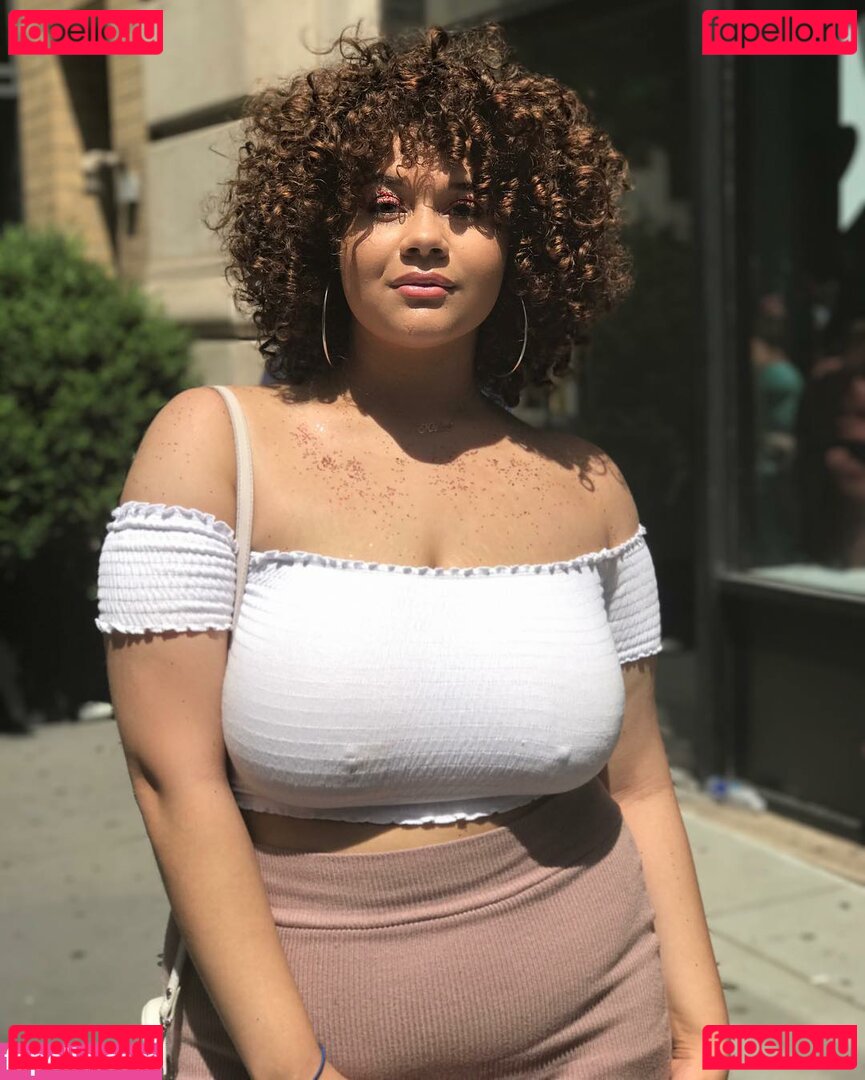 Khloe Katera Nude Onlyfans Photo 39