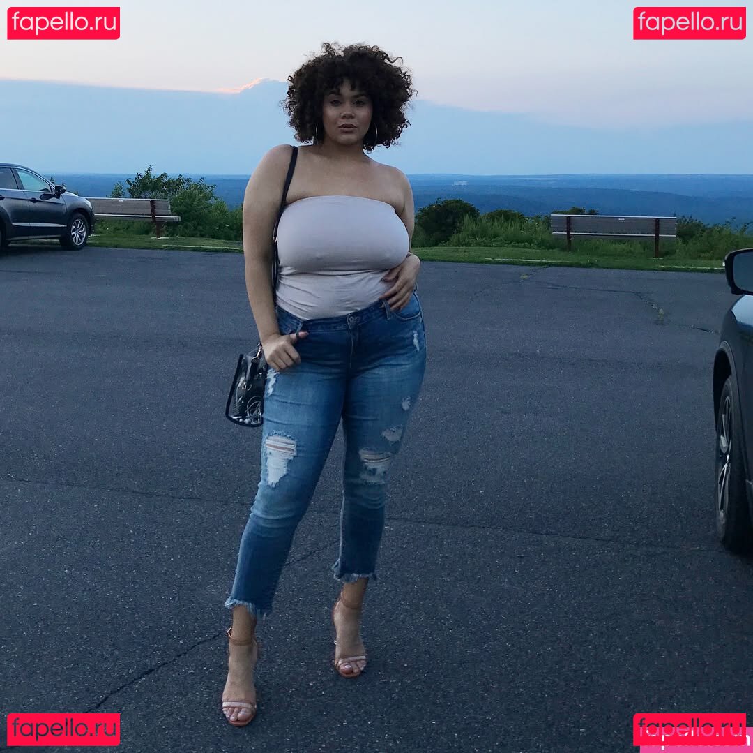 Khloe Katera Nude Onlyfans Photo 37