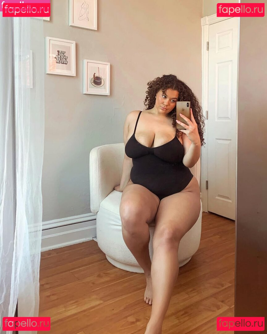 Khloe Katera Nude Onlyfans Photo 8