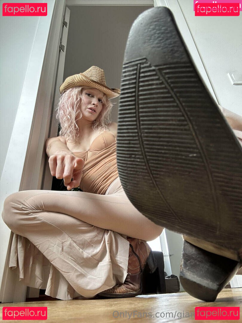 giantess_vovk Nude Onlyfans Photo 51