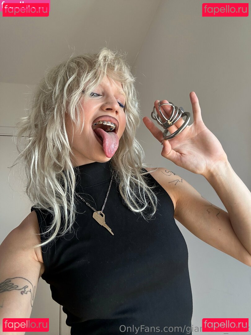 giantess_vovk Nude Onlyfans Photo 17