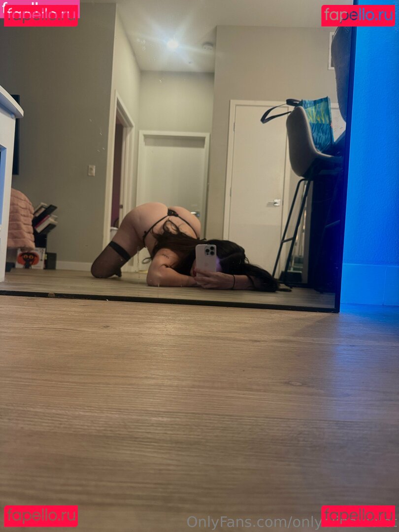 onlyalinaviolet Nude Onlyfans Photo 32