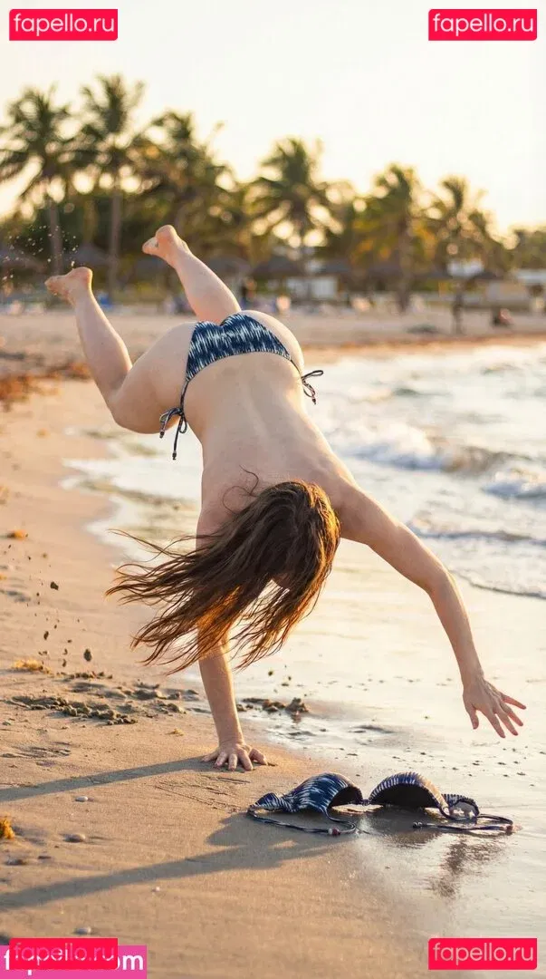 Enji Night Onlyfans Photo Gallery 