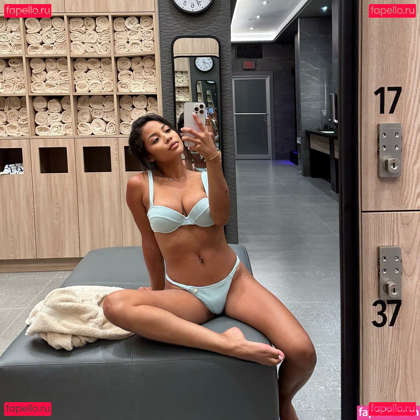 Waiyi Chan Nude Onlyfans Photo 24
