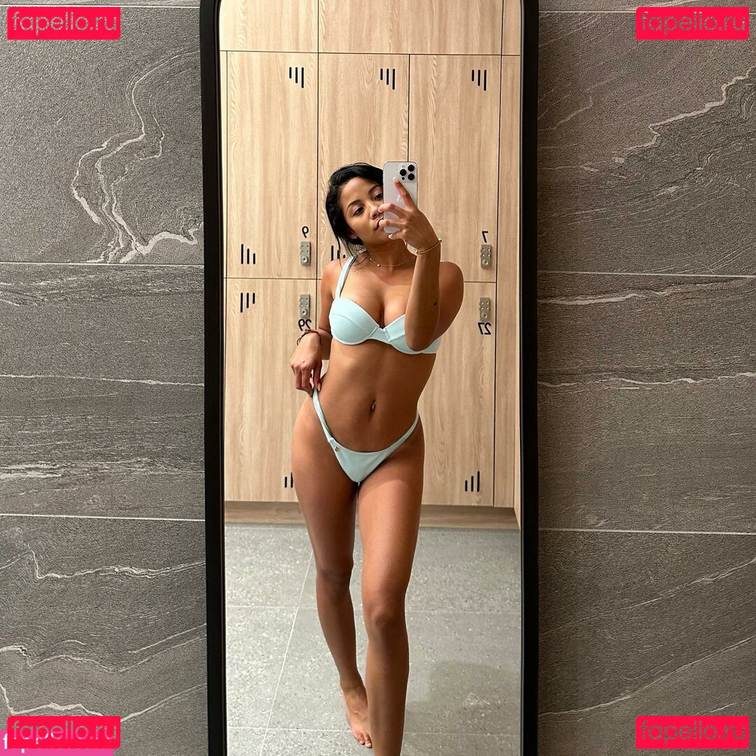 Waiyi Chan Nude Onlyfans Photo 22