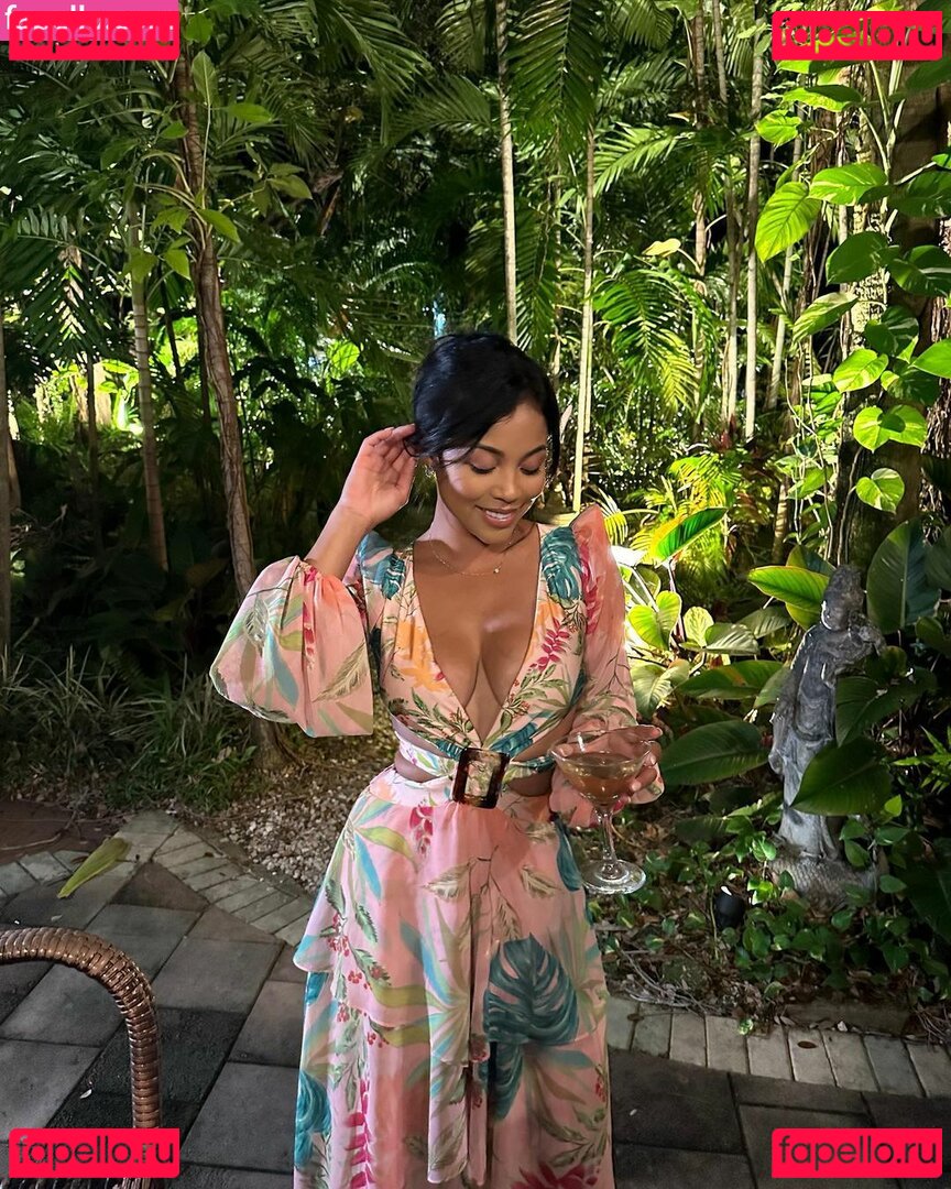 Waiyi Chan Nude Onlyfans Photo 20