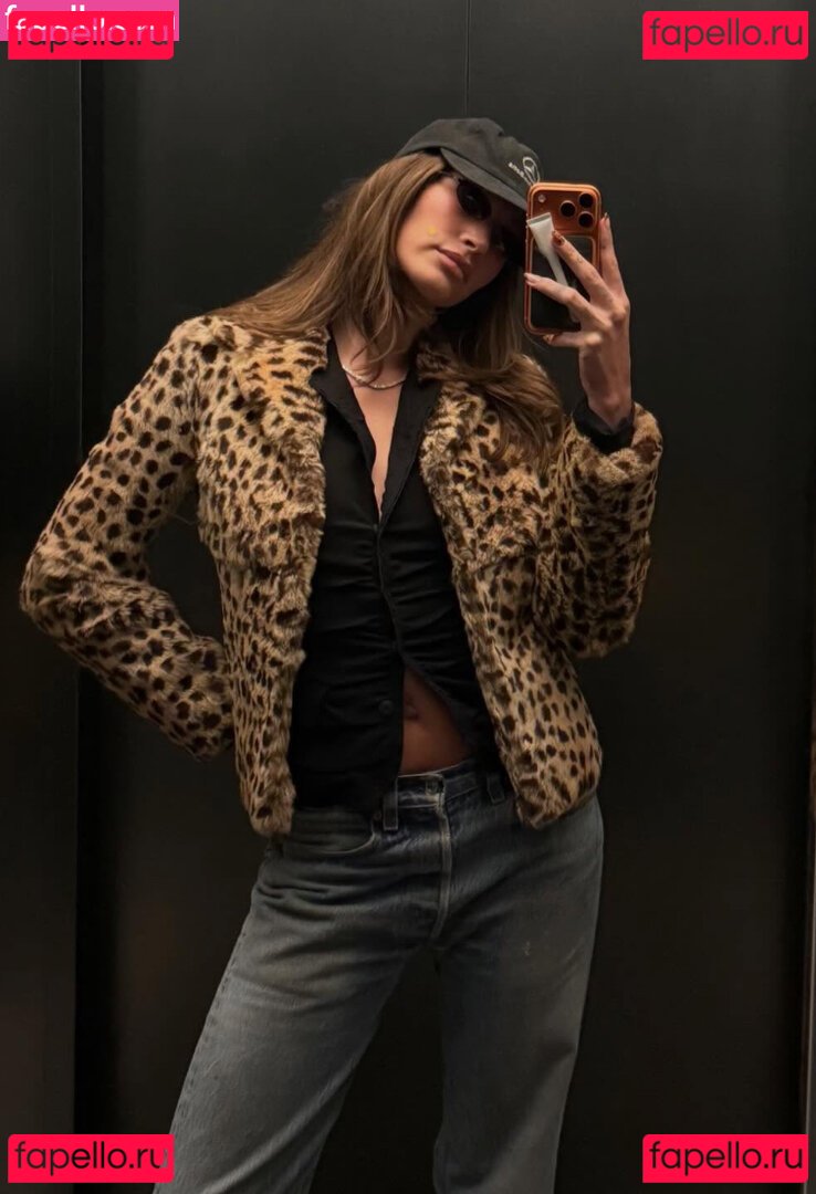 Hailey Baldwin Nude Onlyfans Photo 50