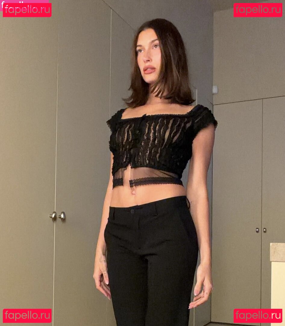 Hailey Baldwin Nude Onlyfans Photo 19