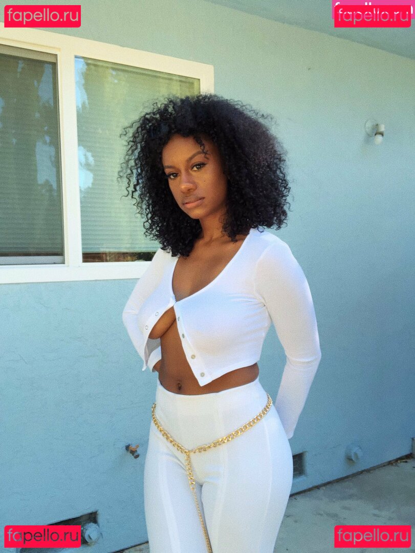 Diamond Dorris Nude Onlyfans Photo 18