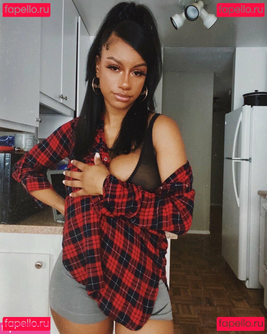 Diamond Dorris Nude Onlyfans Photo 9