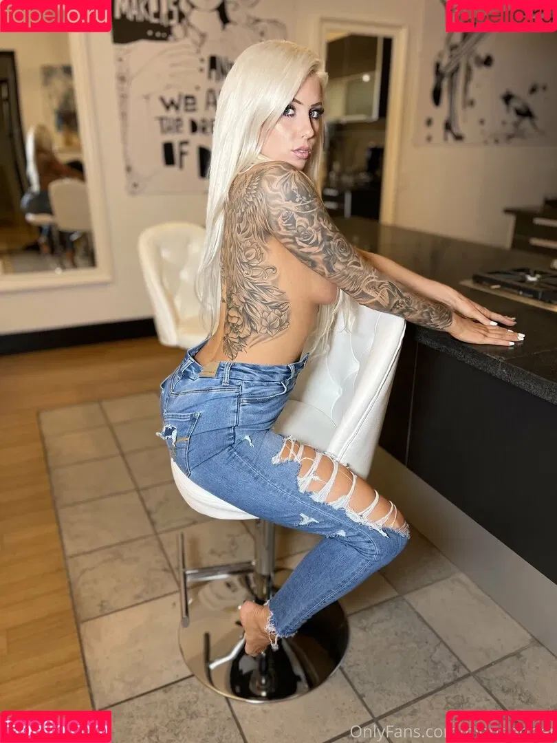 Blonde Rider Onlyfans Photo Gallery 