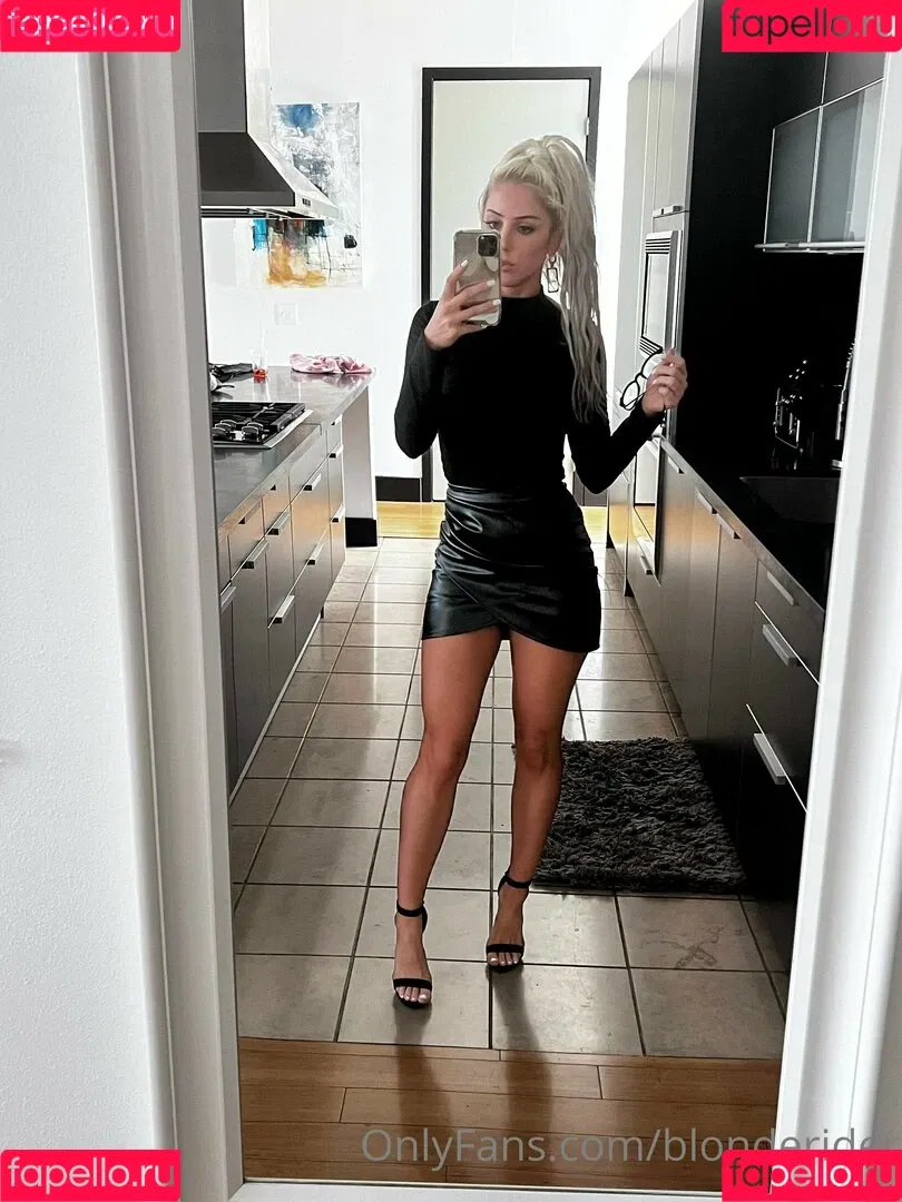 Blonde Rider Onlyfans Photo Gallery 