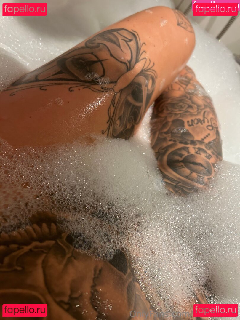 xBad_xmoni Nude Onlyfans Photo 37