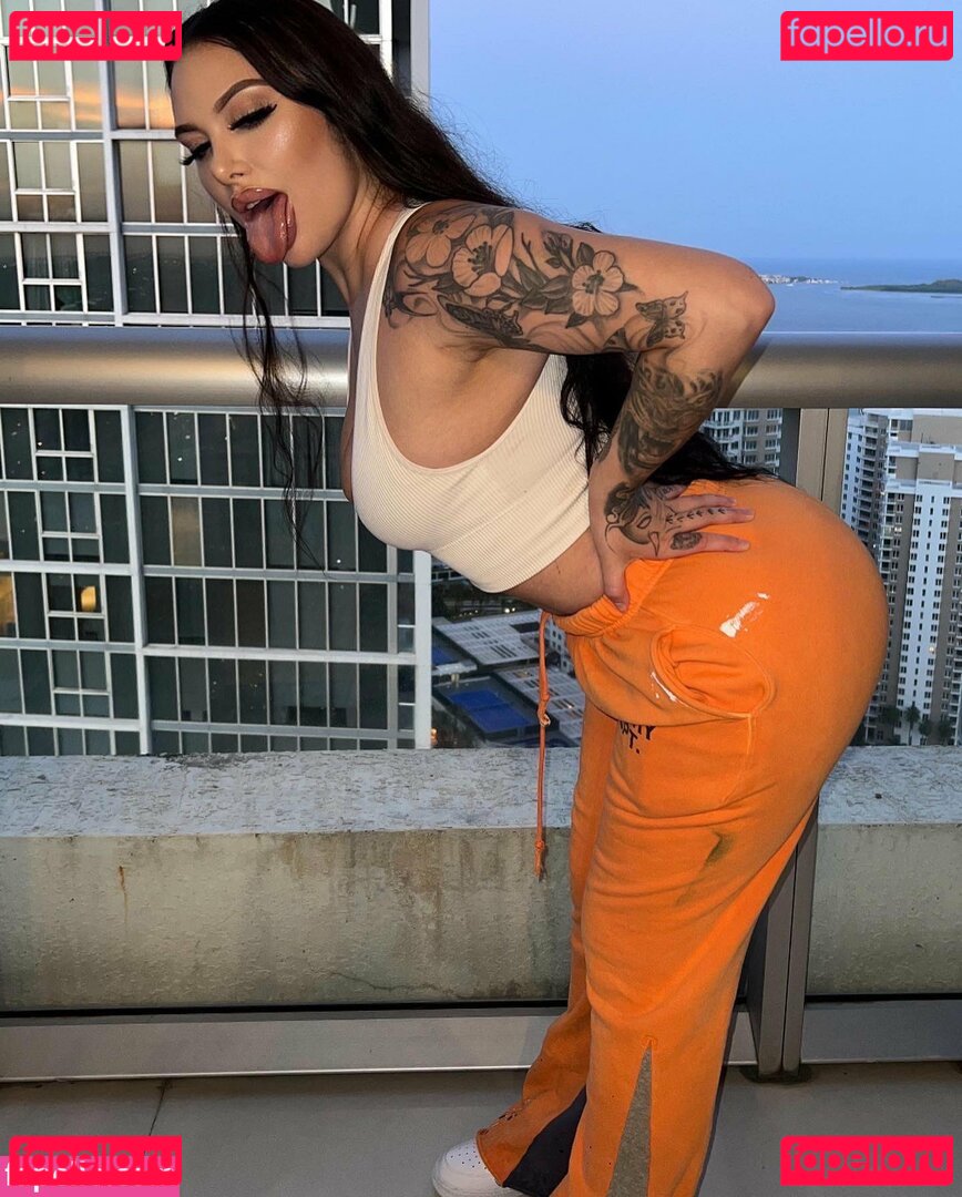 Taytatted Nude Onlyfans Photo 9