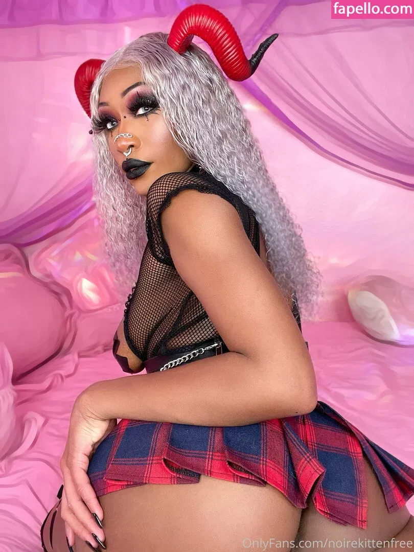 noirekittenfree Onlyfans Photo Gallery 