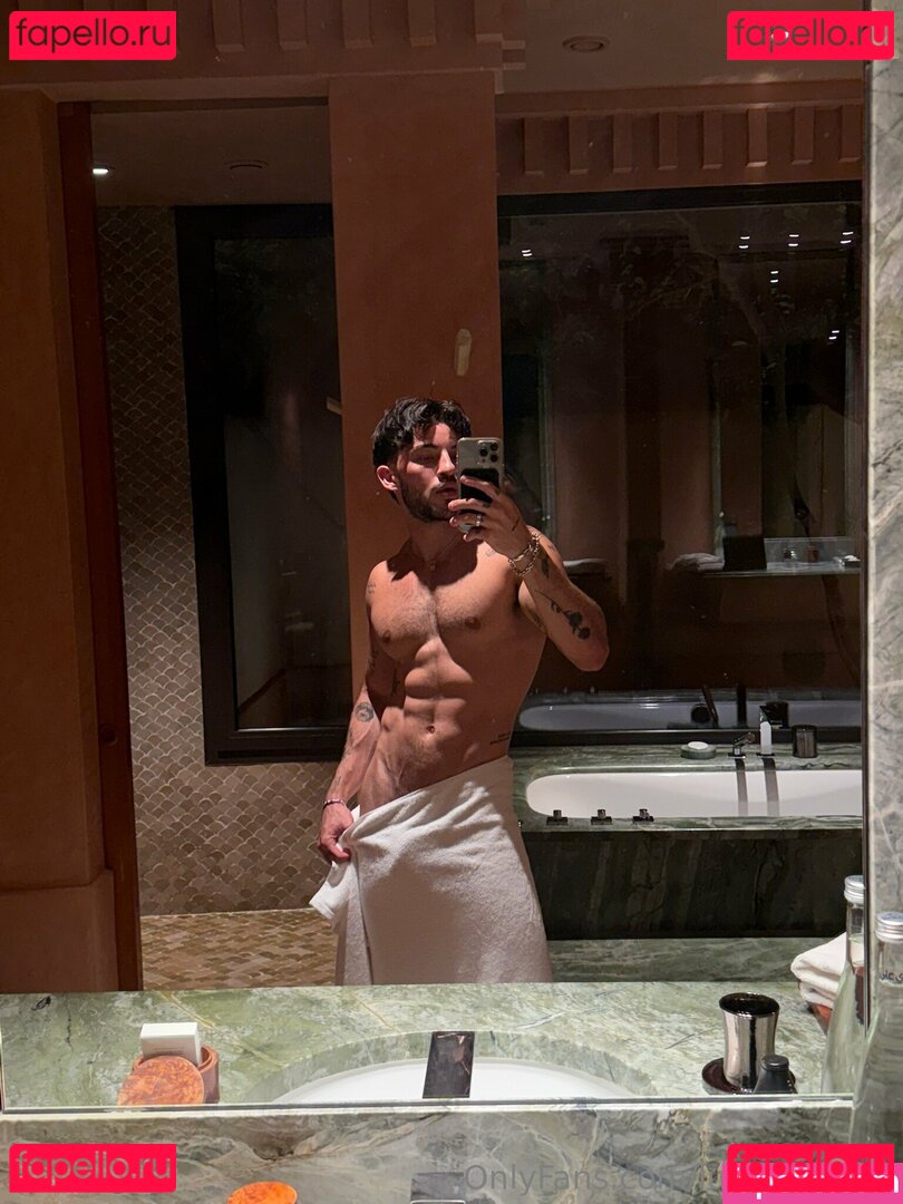 luiscapecchi Nude Onlyfans Photo 24