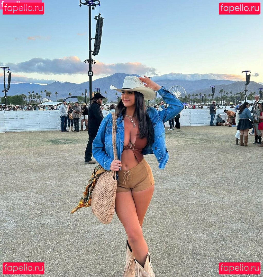 Lydia Hollis Nude Onlyfans Photo 30