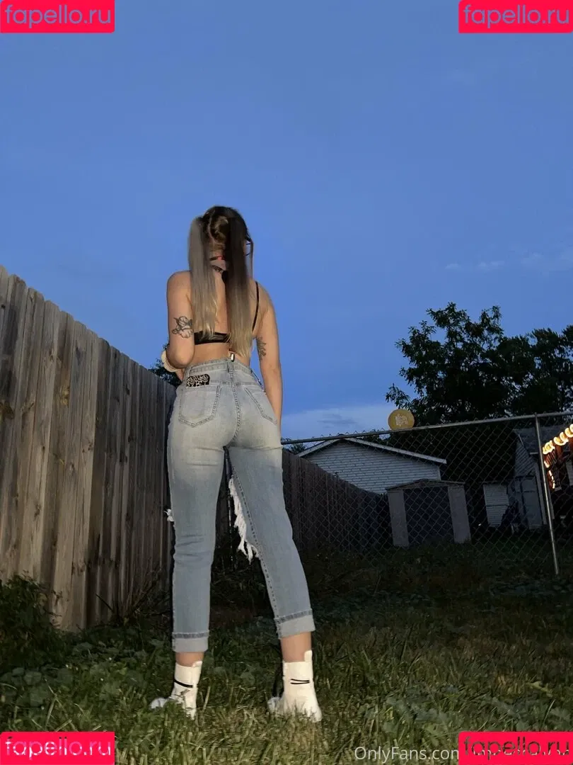 Becca Lynn Onlyfans Photo Gallery 