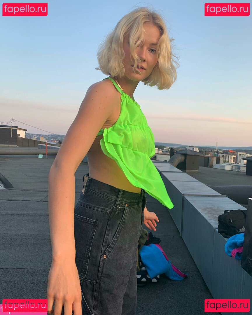 Astrid S Nude Onlyfans Photo 47