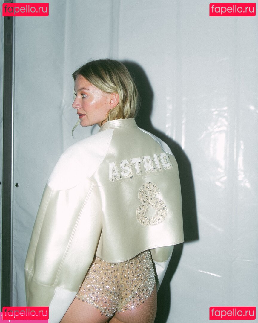 Astrid S Nude Onlyfans Photo 40