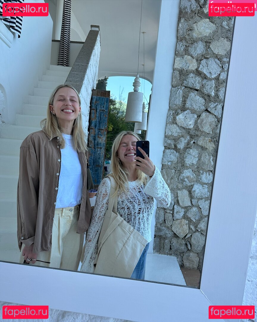 Astrid S Nude Onlyfans Photo 24