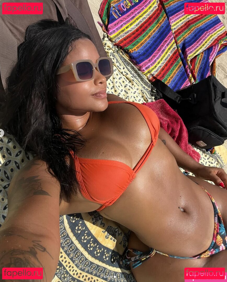 Larissa Rocha Nude Onlyfans Photo 12