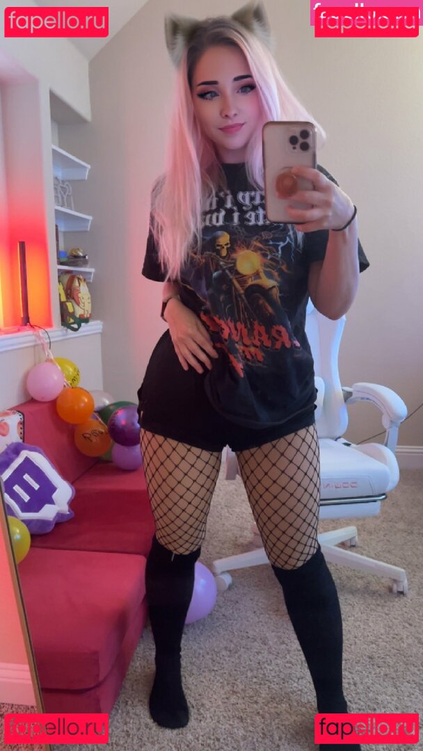 VIPeachy Nude Onlyfans Photo 17