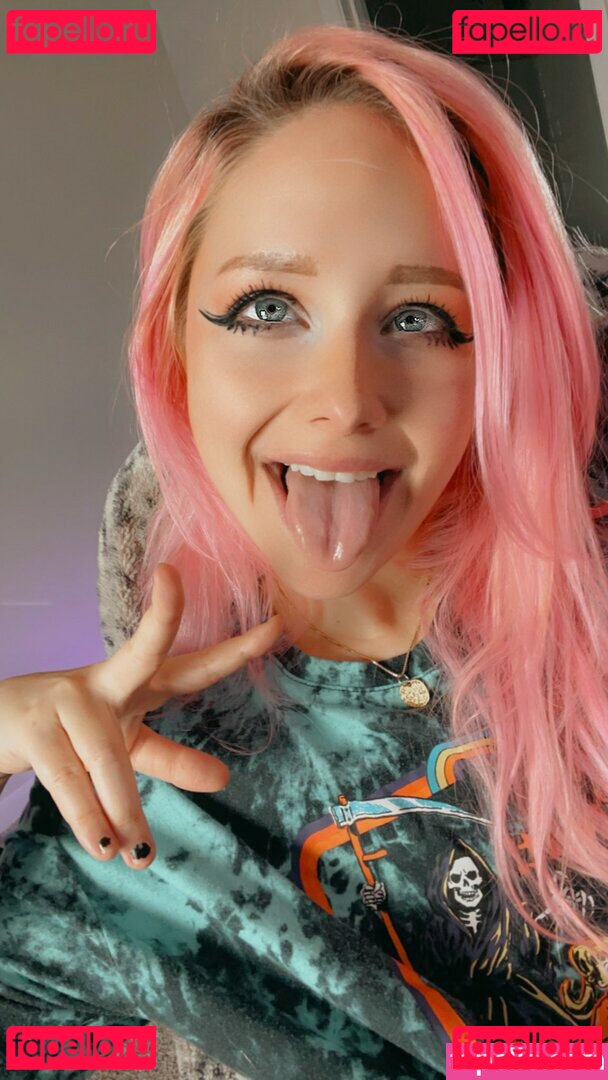 VIPeachy Nude Onlyfans Photo 8