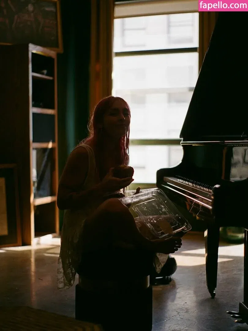 Eliza Grace Onlyfans Photo Gallery 