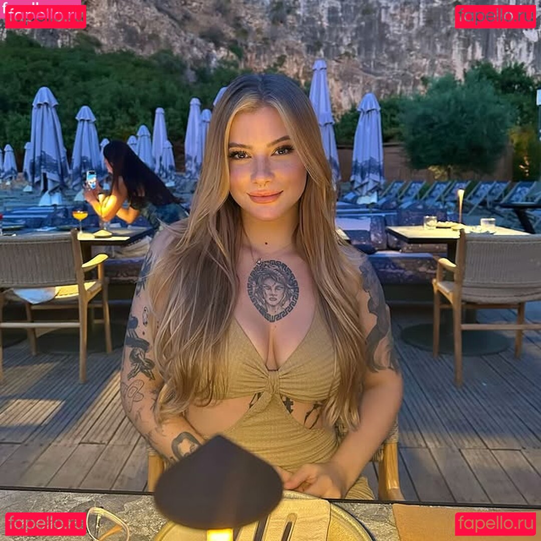 Carine Laste Nude Onlyfans Photo 7