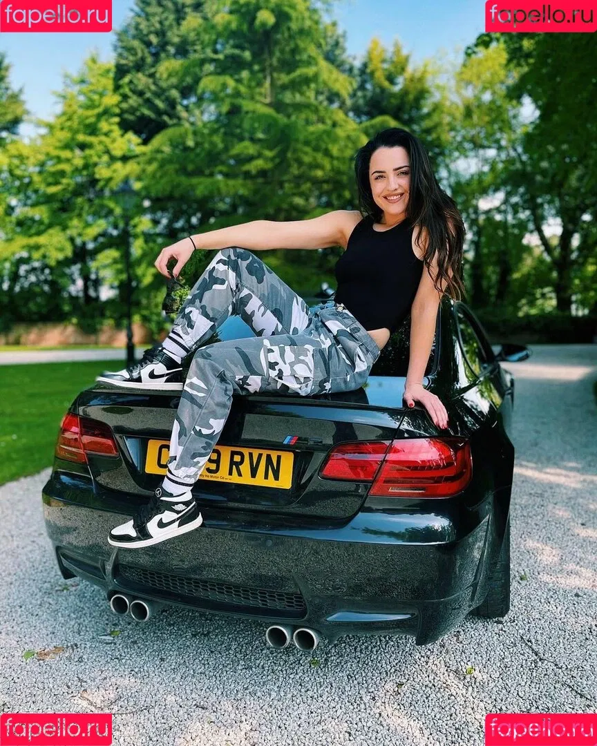 QueenB Onlyfans Photo Gallery 